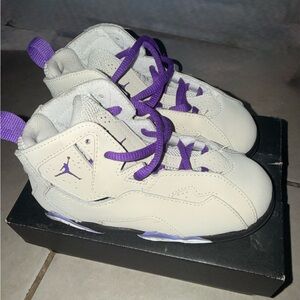 Jordan Kids Sneakers in White and Purple